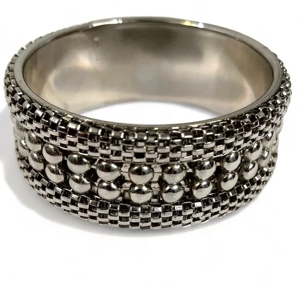 ❤️ Silver Mesh and Studs Bangle Bracelet - Picture 4 of 6